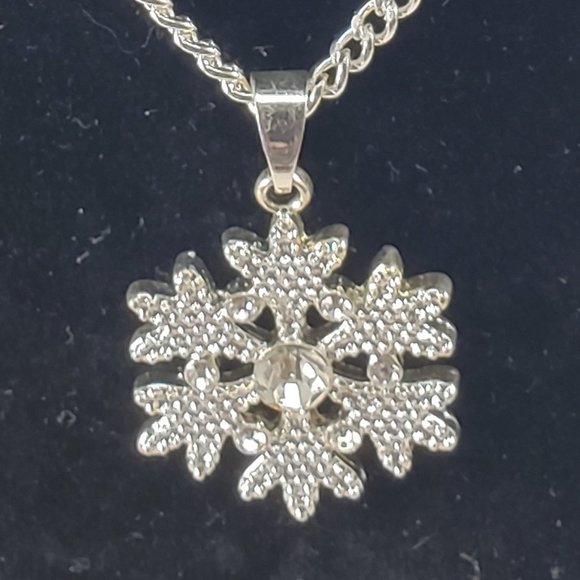 Snowflake Crystal Pendant Necklace & Earrings Set – Silver-Tone Winter Jewelry - Picture 6 of 8